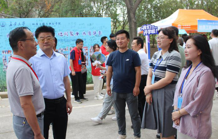 新起点，新梦想——麻豆网
2025级本科新生报到暨家校共建活动全面展开